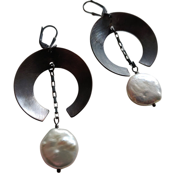 Fara, sterling silver and pearl earrings